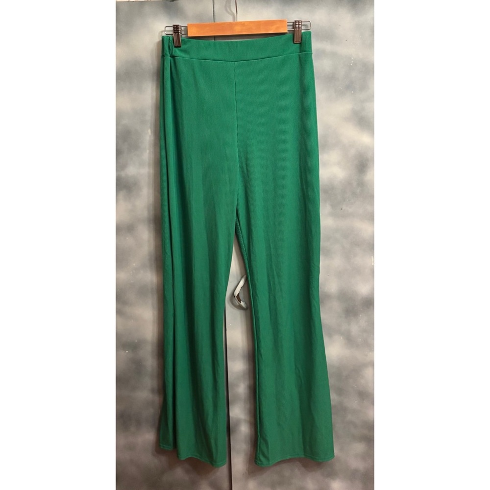 Boohoo Plus Green Ribbed Flare Pants